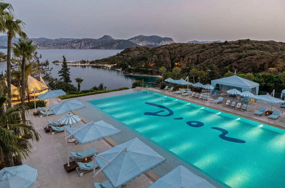Piscina do D Maris Bay leva assinatura da Dior