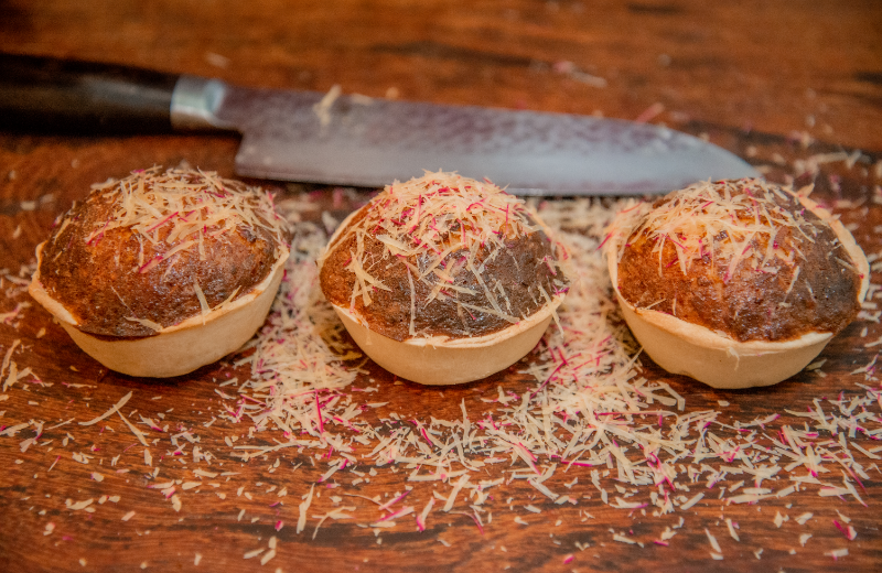 Queijada de queijo do reino com cupuaçu