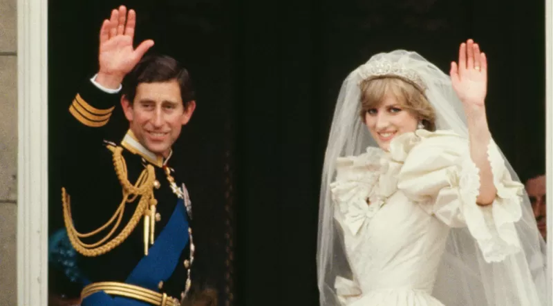 Garrafa de champanhe do casamento de Charles e Diana vai a leilão na Dinamarca