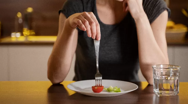 Jejum intermitente provoca mudanças no cérebro e no microbioma intestinal