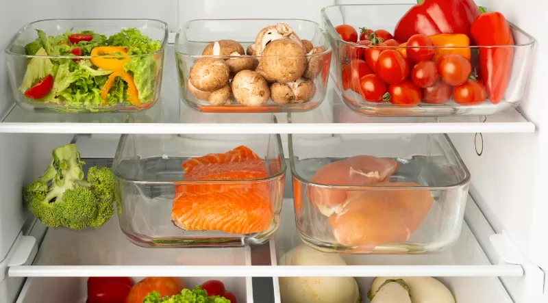 Você sabe quanto tempo os alimentos duram na geladeira? Saiba que cuidados tomar