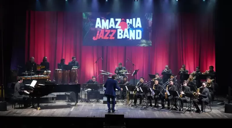 Amazônia Jazz Band leva clássicos do jazz ao palco do Theatro da Paz