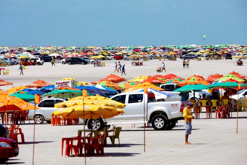 Praia do Atalaia em Salinas, no Pará (Foto: Agência Pará)