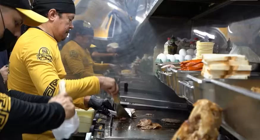 Tradicionais lanches de rua em Belém do Pará (Foto: TV Liberal)