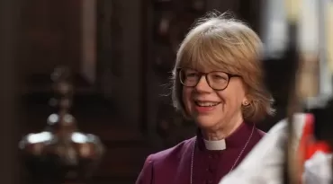 Inglaterra nomeia oficialmente primeira mulher arcebispa para liderar Igreja Anglicana