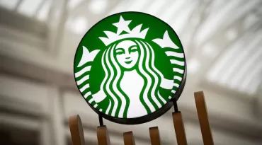 Starbucks desenvolve aplicativos próprios de IA para reduzir custos e otimizar operações