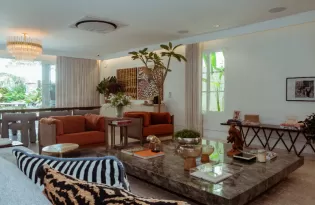 Móveis de design assinados da Breton dão sofisticação a projeto exclusivo de casa em Belém