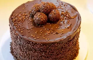 Bolo de brigadeiro coloca o Brasil entre os melhores bolos de chocolate do mundo; veja ranking